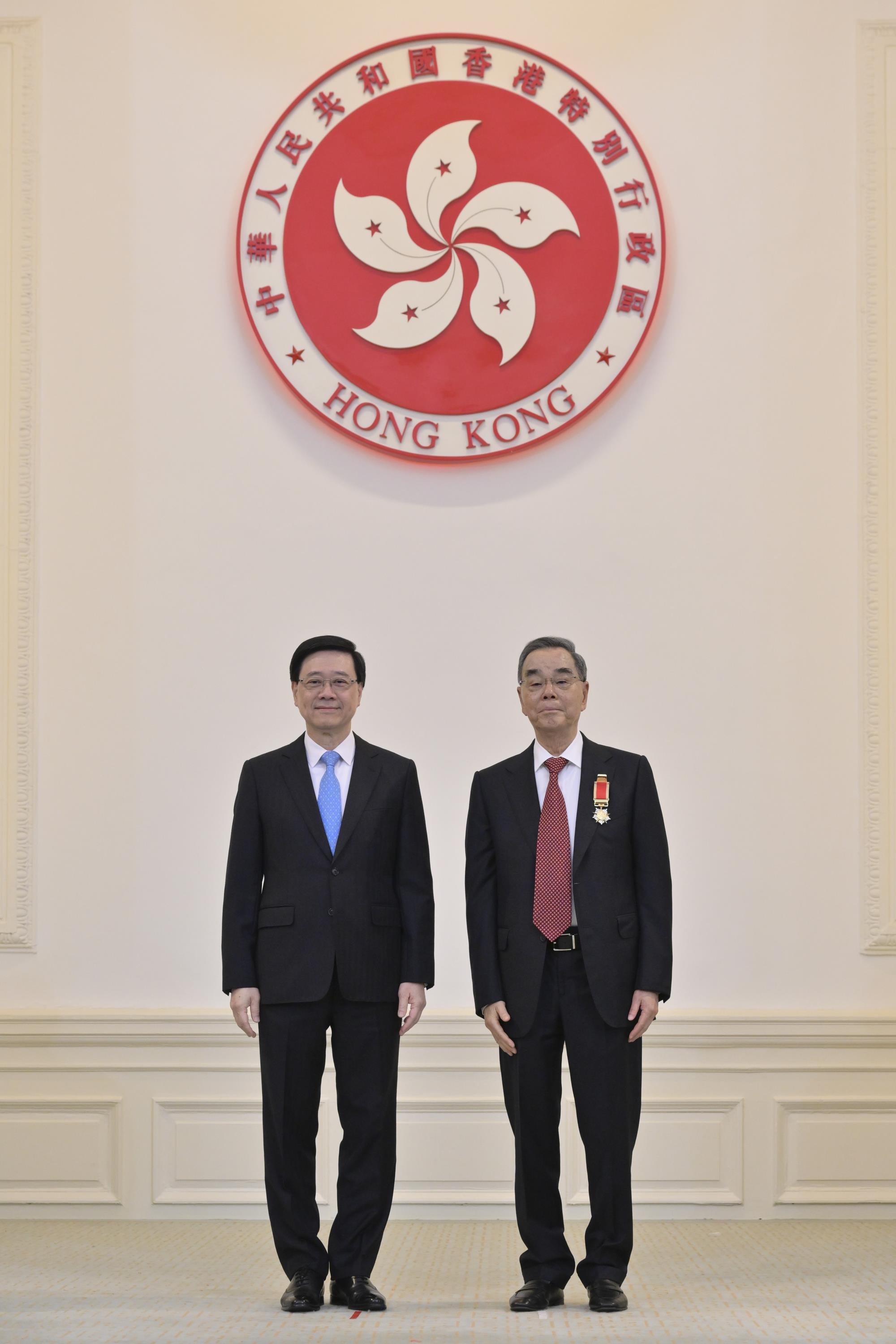 2024年，林树哲先生获颁大紫荆勋章.jpg